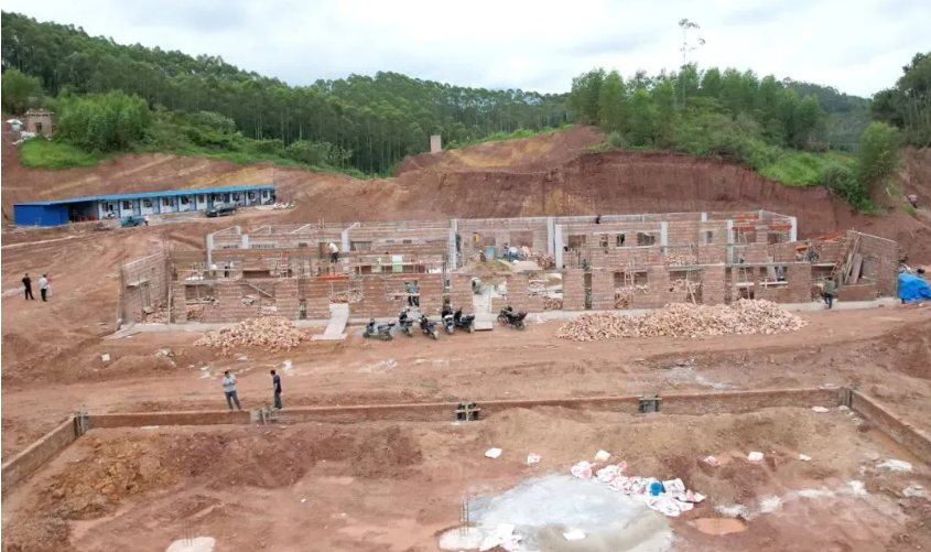 广西贵港市港南300万羽肉鸽产业链项目施工跑出“加速度”