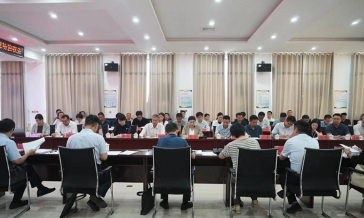 河南省重大科技专项“地方畜禽精准快育种体系构建与新品种选育”现场验收会在天成鸽业召开