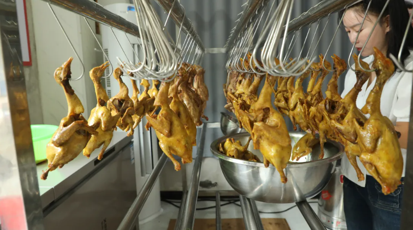 淦旺农牧肉鸽：麦㙦这家智慧鸽场“带飞”村民致富